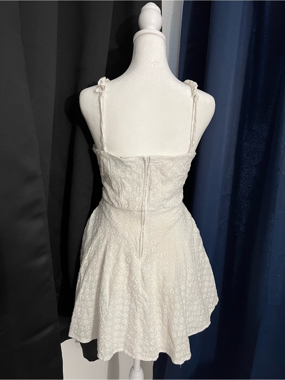 Trixxi White Eyelet Mini Dress Women’s Medium Ruffle Strap Cottagecore Sundress - Picture 6 of 8